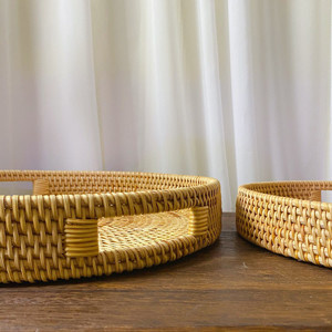 Multifunctionele Hand - geweven Rotan om het Dienen van Tray Serving Basket met Besnoeiing