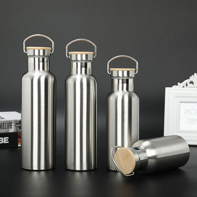 Roestvrijstalen dubbelwandige 12 oz zilver geïsoleerde sportfles met houten deksel