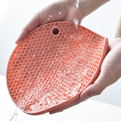 Niet van het de Misstap de Hittebestendige Silicone van het keukenwerktuig Hete Pannelap Mat Coaster
