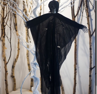 De Decoratiespook van Halloween van de festival Hangend Doek voor Bomen