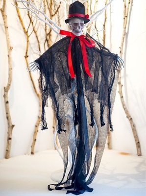 De Decoratiespook van Halloween van de festival Hangend Doek voor Bomen