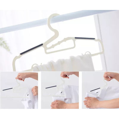 De binnenhouseware Plastic niet Misstap van Producten Plastic Kleerhangers