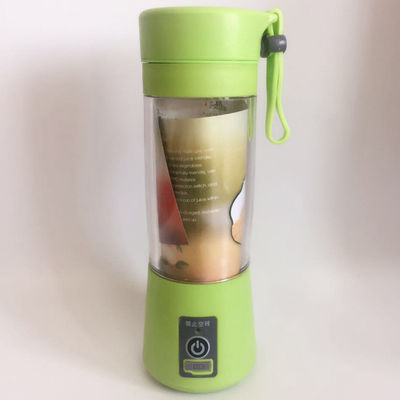 Elektrische Mini Portable Fruit Juice Blender Multifunctionele de Mixermassa van USB