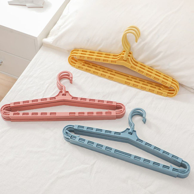 Houseware van pp Regelbare Buitengewoon brede Plastic ProductenKleerhangers
