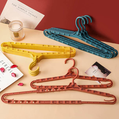 Houseware van pp Regelbare Buitengewoon brede Plastic ProductenKleerhangers