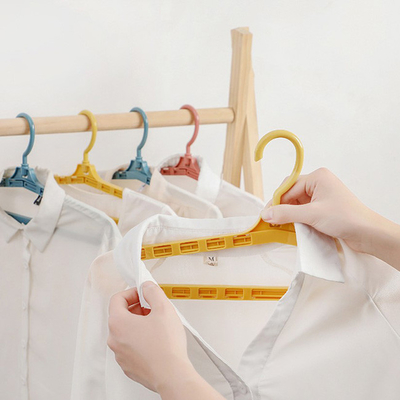 Houseware van pp Regelbare Buitengewoon brede Plastic ProductenKleerhangers