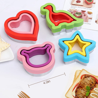 4pcs het Roestvrije staalhouseware van de sandwichsnijder Bloem Dinos Circle Mickey Mold