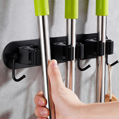 Garagebezem en de Organisator Storage For Brushes van de Zwabberhouder en Zwabbers