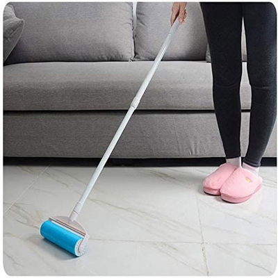 Het plastic Regelbare Lange Handvatpluksel kleedt de Rol van het Haarvlekkenmiddel voor Cat Dog Clothes
