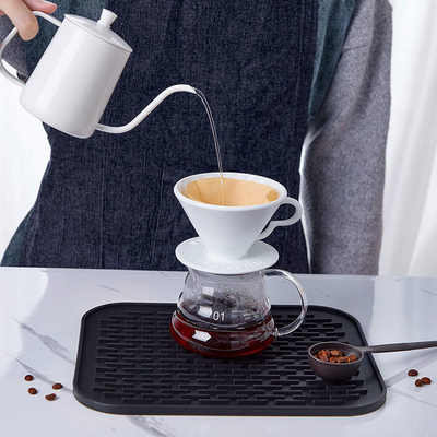 De hittebestendige Schotel die van het Afdruipreksilicone Mat For Pour Over Coffee-Makerzwarte drogen